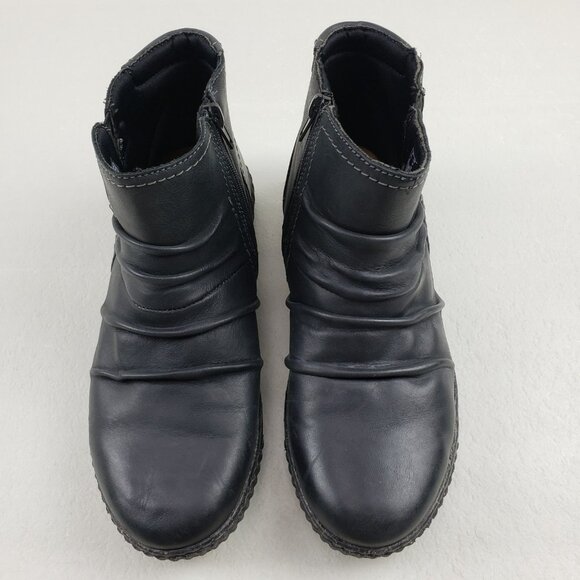 Clarks Caroline Orchid Ruched Ankle Boot Womens 9 Wide Black Leather Side Zip - Picture 5 of 12